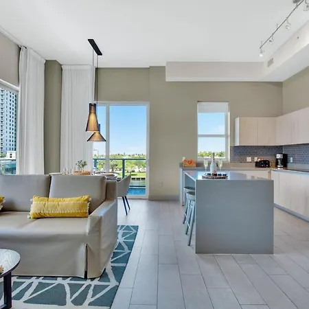 Luxury Amenities, Infinity Pool, Gym, Hot Tub Apartment Hollywood Exterior photo