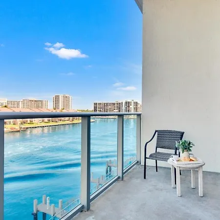 Luxury Amenities, Infinity Pool, Gym, Hot Tub Apartment Hollywood Exterior photo