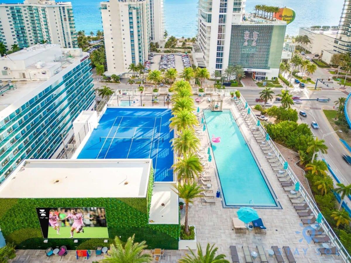 Apartment Luxury Amenities, Infinity Pool, Gym, Hot Tub *