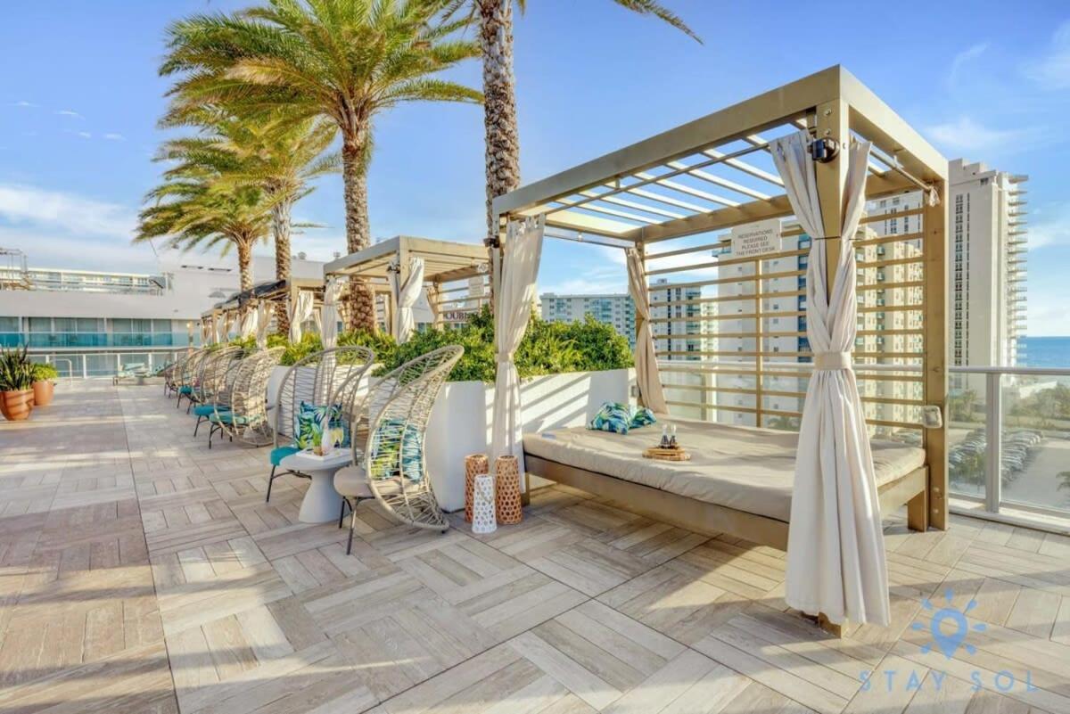 Apartment Luxury Amenities, Infinity Pool, Gym, Hot Tub