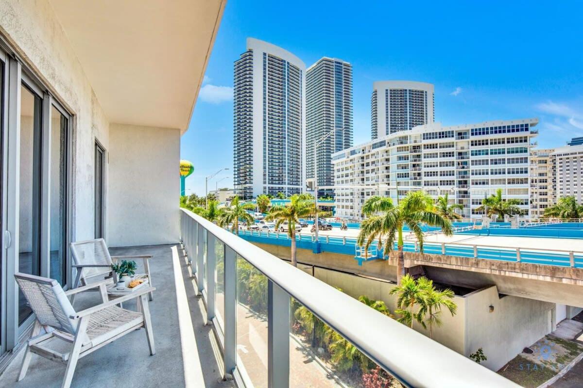Luxury Amenities, Infinity Pool, Gym, Hot Tub Hollywood