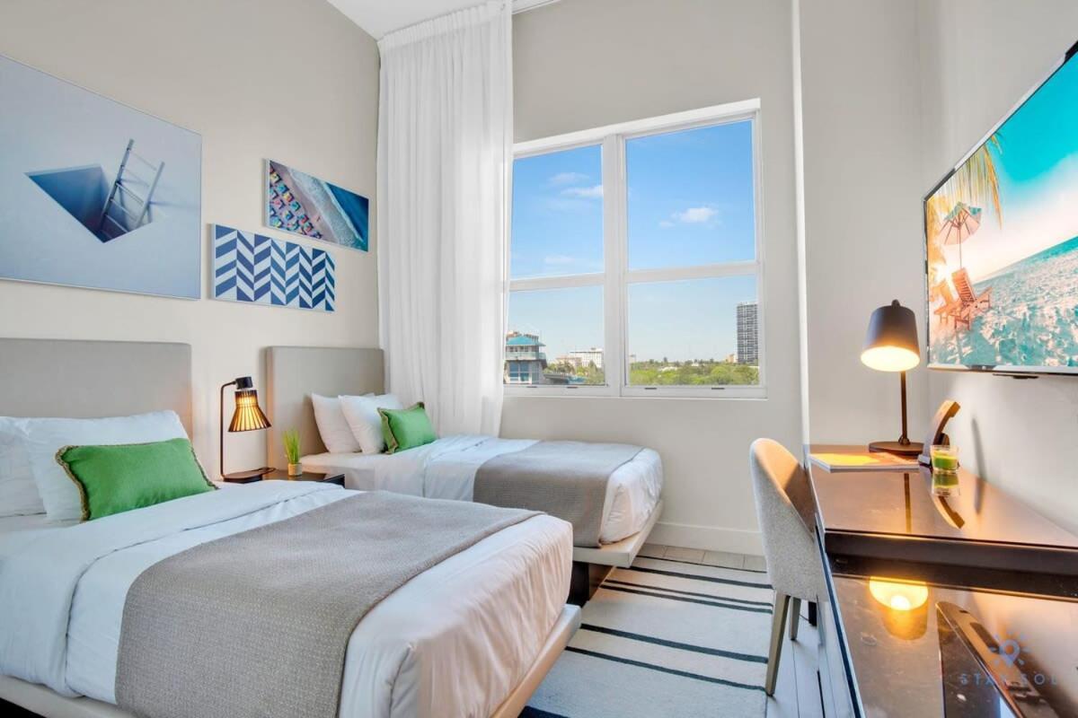 Luxury Amenities, Infinity Pool, Gym, Hot Tub Apartment